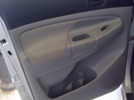 2008 TOYOTA TACOMA, SILVER, SR5, CREW CAB, 4.0L, AT, 4WD.  Z25078